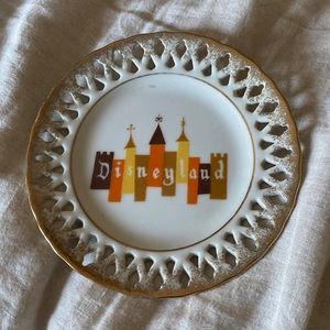 Vintage Disneyland Castle Plate (60’s)
